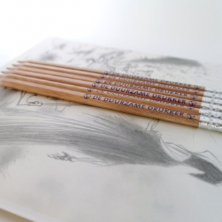 Bleistift mit Radiergummi lackiert, rund